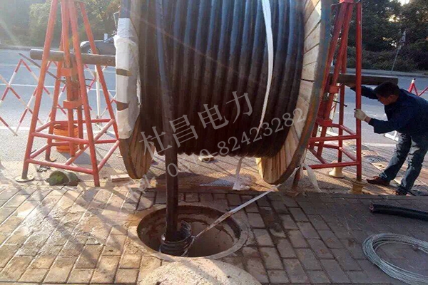 電纜輸送機(jī)哪些優(yōu)勢特征